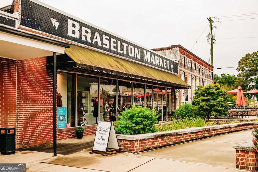 Image 112 of a home in Rosewood Lake Estates.