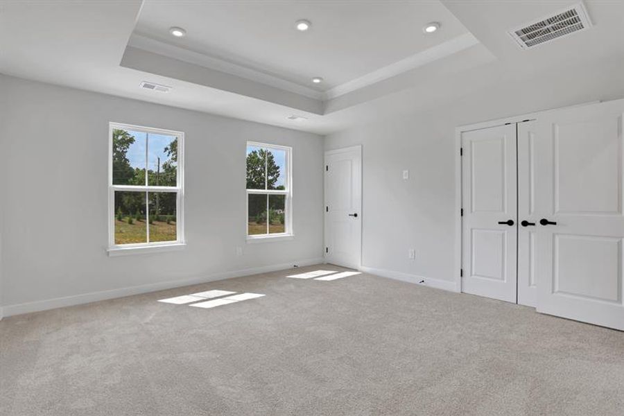 Spacious, unfurnished interior of a new home in Laurel Fields, Gainesville (Image 26).