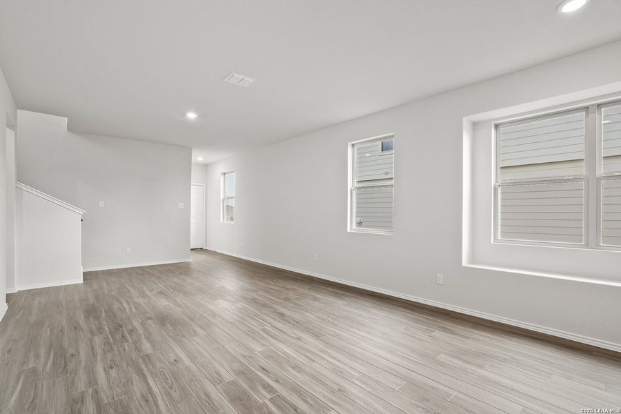 Spacious, unfurnished interior of a new home in Blue Ridge Ranch, San Antonio (Image 22). Spacious, unfurnished interior of a new home in Blue Ridge Ranch, San Antonio (Image 22).