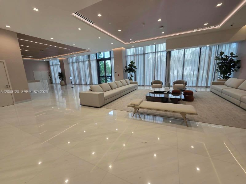 Community amenities in , Hallandale Beach (Image 30).