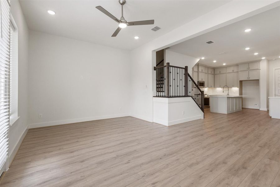 Spacious, unfurnished interior of a new home in Shady Acres, Houston (Image 26). Spacious, unfurnished interior of a new home in Shady Acres, Houston (Image 26).