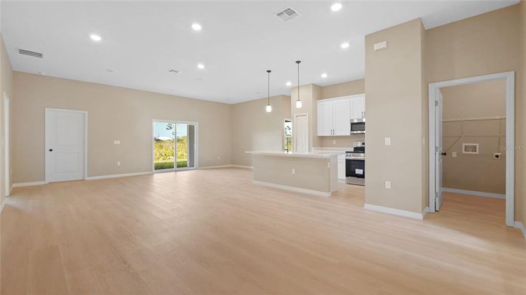 Spacious, unfurnished interior of a new home in , Port Charlotte (Image 15).