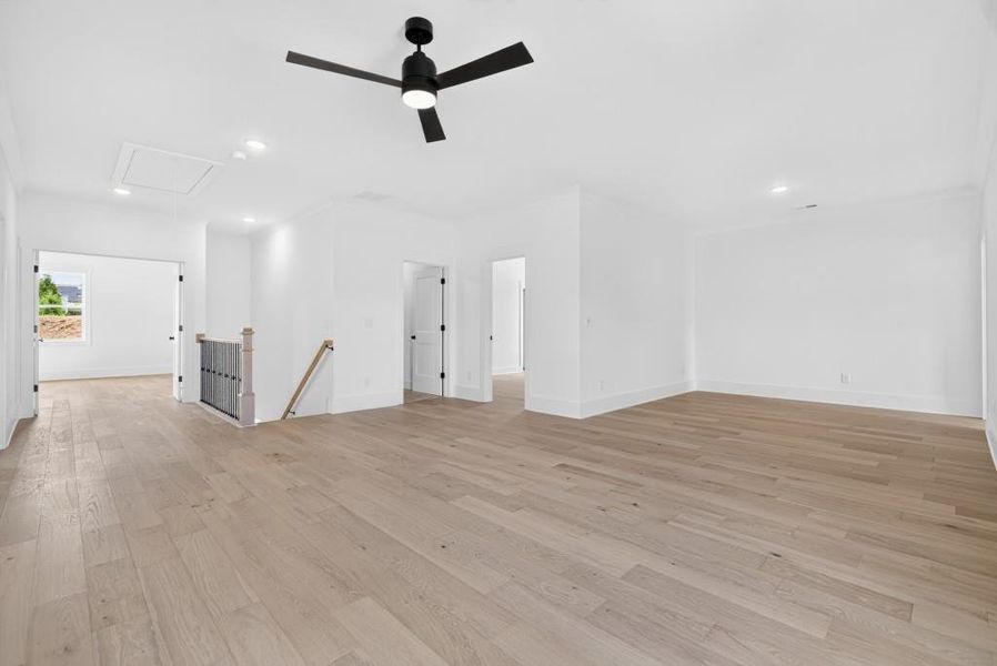 Spacious, unfurnished interior of a new home in Livingstone Park, Kennesaw (Image 27).