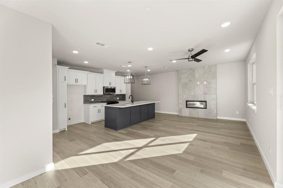 12. 704 Prosper - Dining (2)