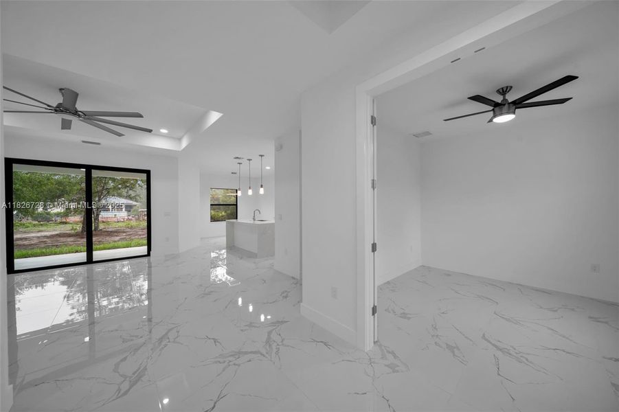 Spacious, unfurnished interior of a new home in , Lehigh Acres (Image 24).