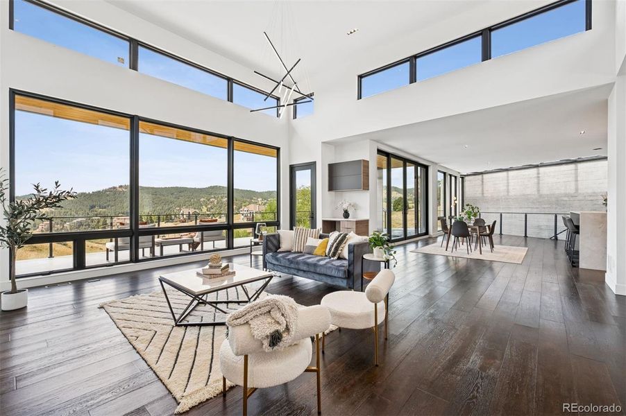 Community amenities in , Golden (Image 34).