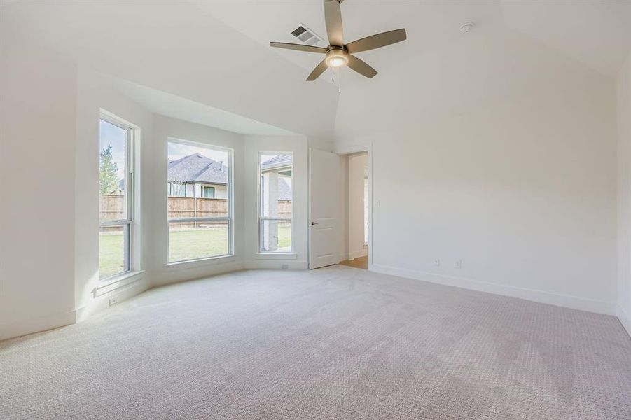 Spacious, unfurnished interior of a new home in M3 Ranch 60s, Mansfield (Image 20).