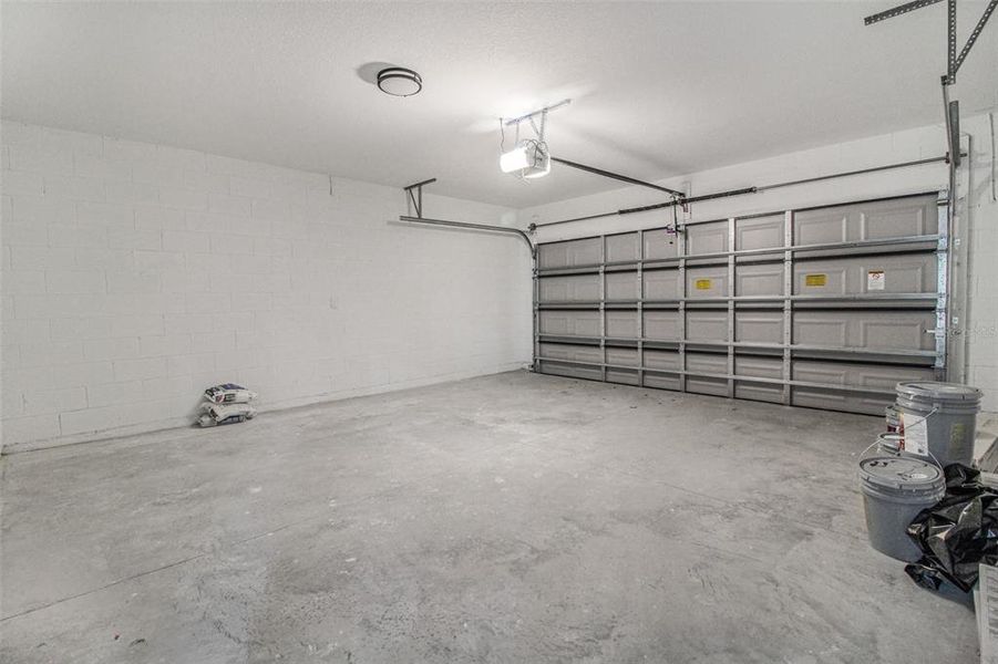 Spacious, unfurnished interior of a new home in , Deland (Image 20).