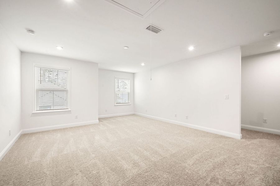 Spacious, unfurnished interior of a new home in Salem Bay, Beaufort (Image 24).