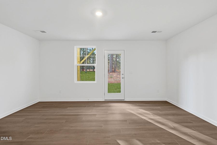 SUN_ElmGrove_Pic_Wyatt_QMI_31_Bed3_5of5