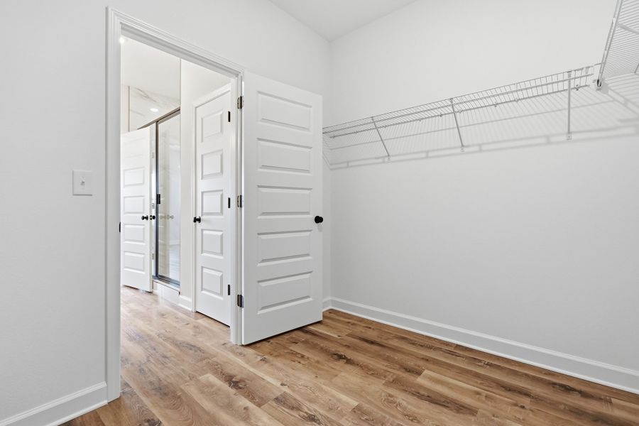 Spacious, unfurnished interior of a new home in Barton's Bend, Crestview (Image 23).
