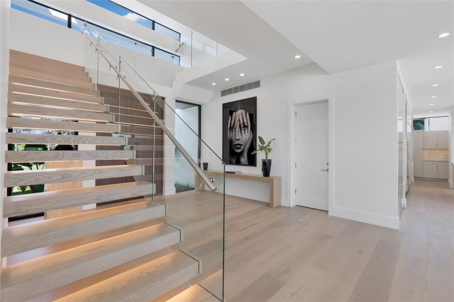 Spacious, unfurnished interior of a new home in , Fort Lauderdale (Image 22). Spacious, unfurnished interior of a new home in , Fort Lauderdale (Image 22).