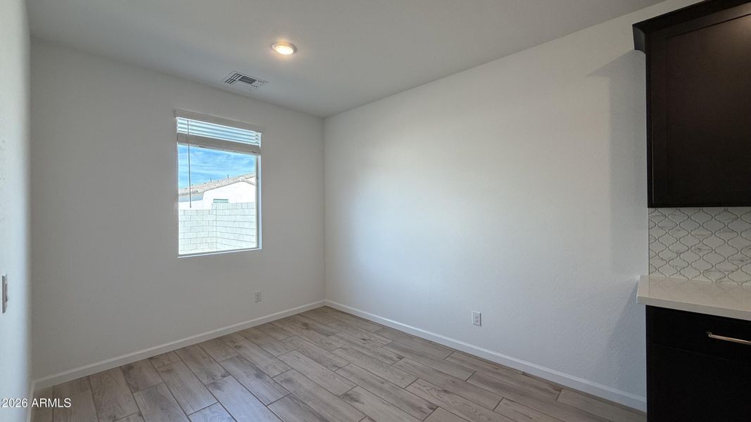 09 - Dining Nook 09 - Dining Nook