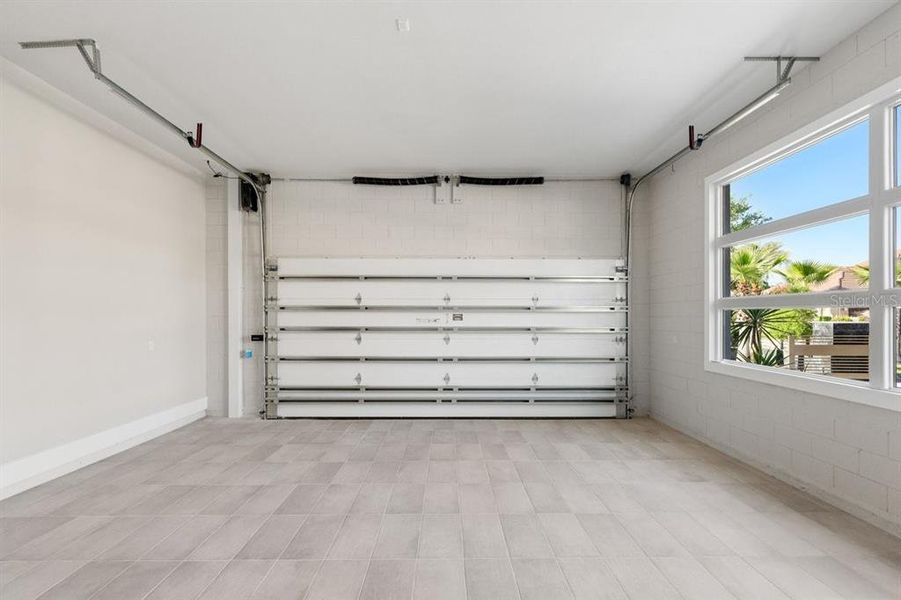 Spacious, unfurnished interior of a new home in , Ormond Beach (Image 21).