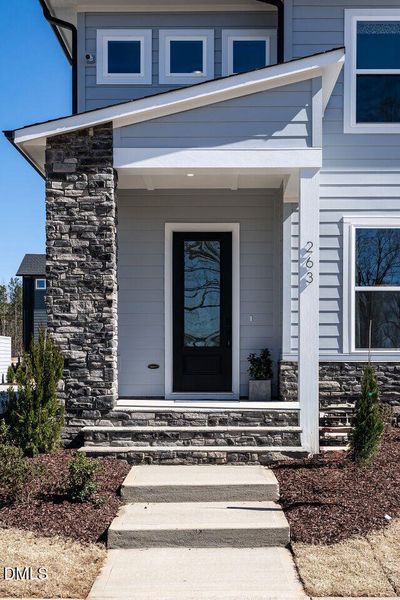 003-1280x960-front-porch