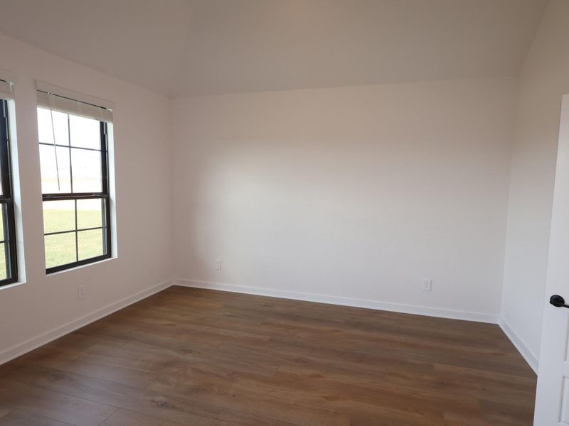 Spacious, unfurnished interior of a new home in Lone Star Landing, Montgomery (Image 41).