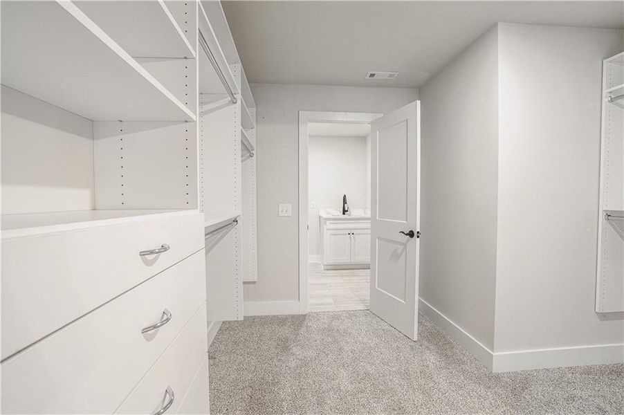 Spacious, unfurnished interior of a new home in , Jefferson (Image 48).