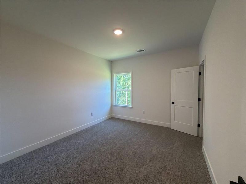 Spacious, unfurnished interior of a new home in Tuscany Hills, Douglasville (Image 20).