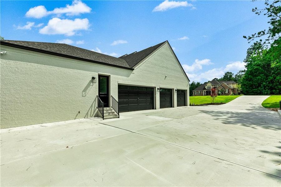 Exterior details and patio area of a home in , Newnan (Image 47).
