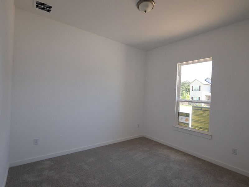 Spacious, unfurnished interior of a new home in Edgewood, Leander (Image 23).