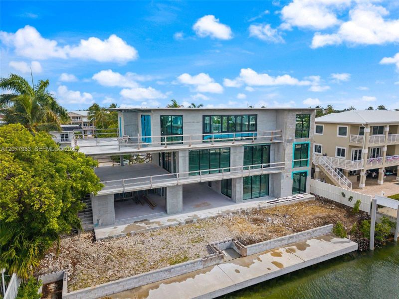 Condo located in Islamorada, Village of Islands, FL showcasing its design and architecture (Image 3).