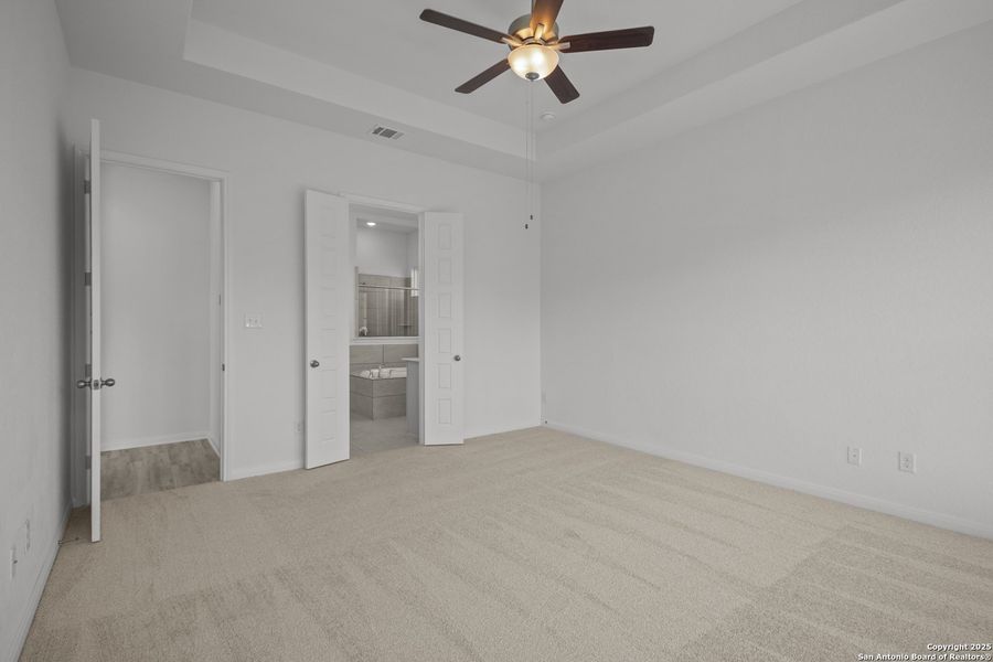 Spacious, unfurnished interior of a new home in Stillwater Ranch, San Antonio (Image 18). Spacious, unfurnished interior of a new home in Stillwater Ranch, San Antonio (Image 18).