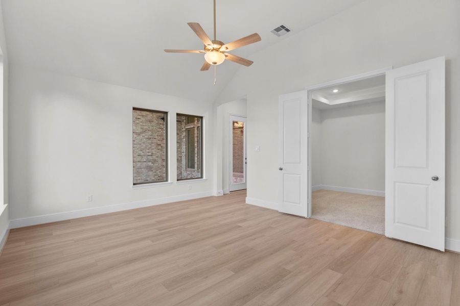 Spacious, unfurnished interior of a new home in Colton, Montgomery (Image 27).