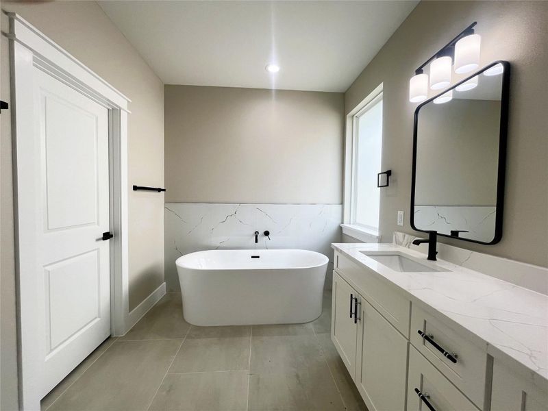8914 Ivy Spring Ln primary with soaker tub 8914 Ivy Spring Ln primary with soaker tub