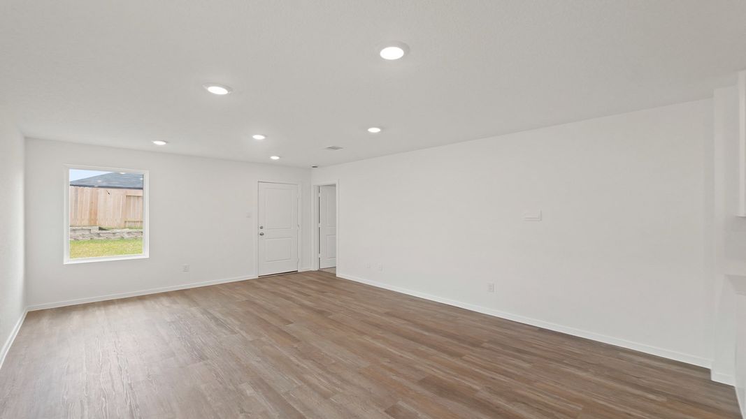 Representative unfurnished interior of a home built from the Atlanta by D.R. Horton in Lake Conroe Cove, Willis (Image 13). Representative unfurnished interior of a home built from the Atlanta by D.R. Horton in Lake Conroe Cove, Willis (Image 13).