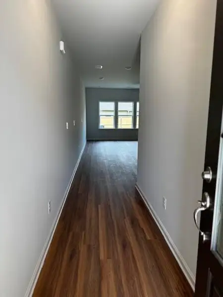 Spacious, unfurnished interior of a new home in , Jasper (Image 9).