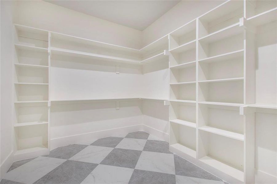 Spacious, unfurnished interior of a new home in , Richardson (Image 21).