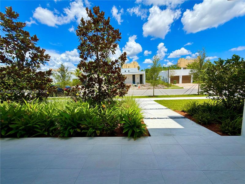 Community amenities in , Weston (Image 64). Community amenities in , Weston (Image 64).