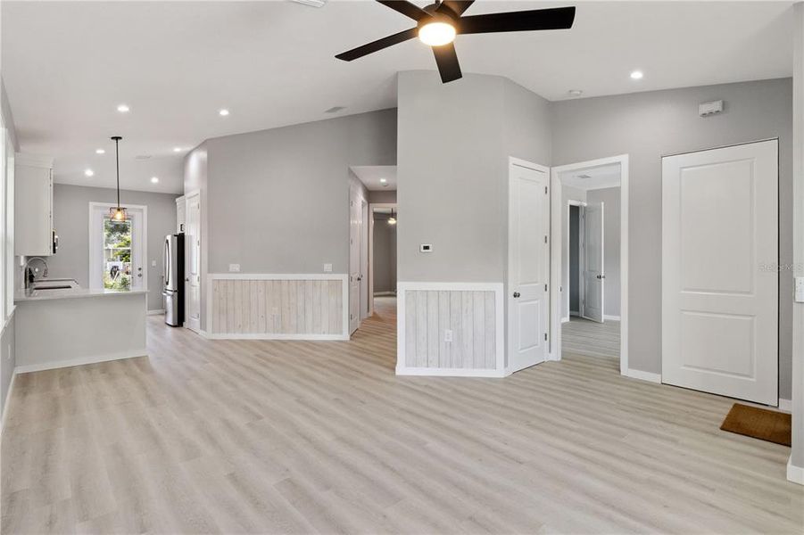 Spacious, unfurnished interior of a new home in , Gulfport (Image 8).