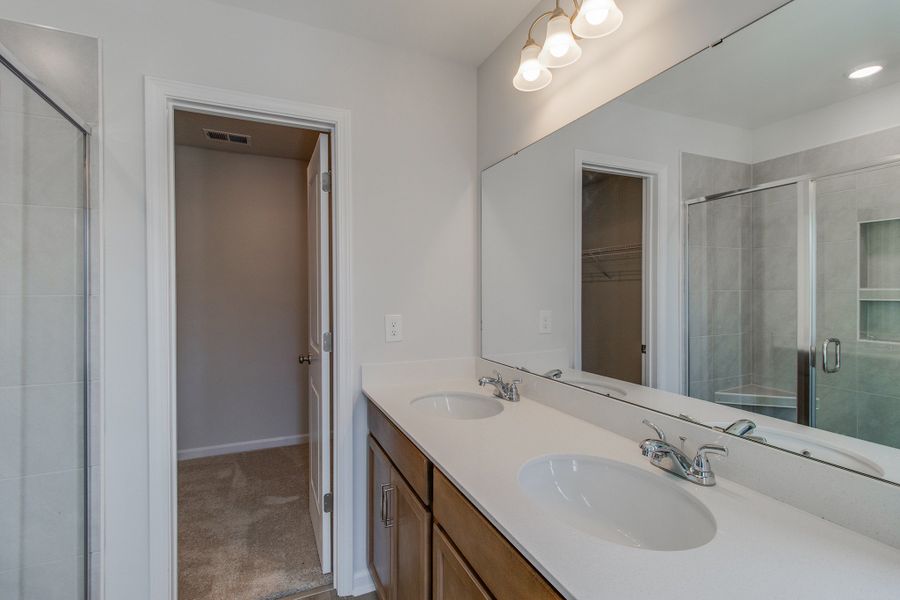 Furnished interior view inside a new home in Astoria, Columbia (Image 10).