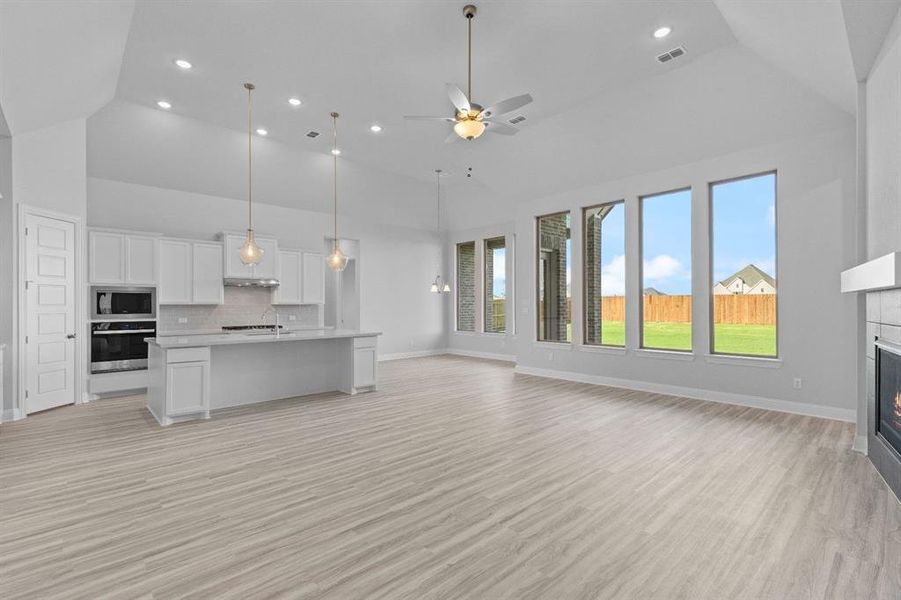 DAL_Myrtle Creek_Natalia_265 Basketflower (15)