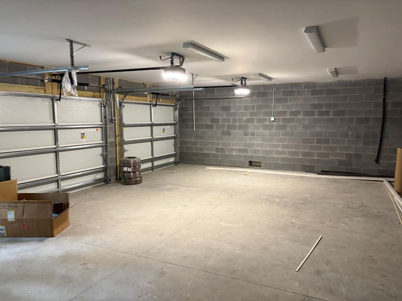 Spacious, unfurnished interior of a new home in , Seabrook Island (Image 47).