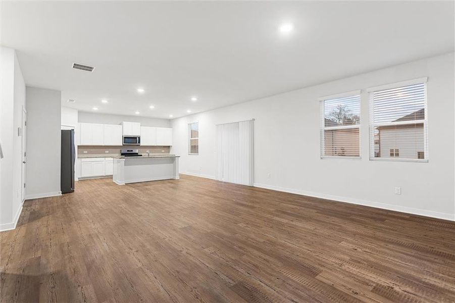 Spacious, unfurnished interior of a new home in , Grayson (Image 43).