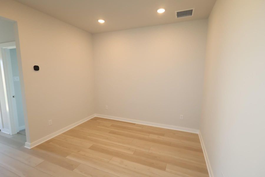 Spacious, unfurnished interior of a new home in Mason Woods, Cypress (Image 14).