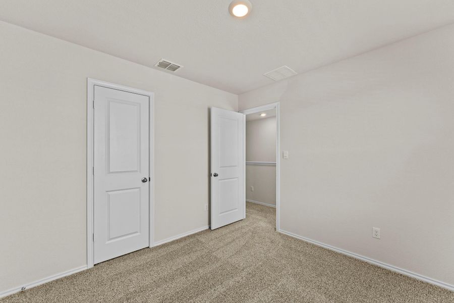 Spacious, unfurnished interior of a new home in Bollinger, Maxwell (Image 12).