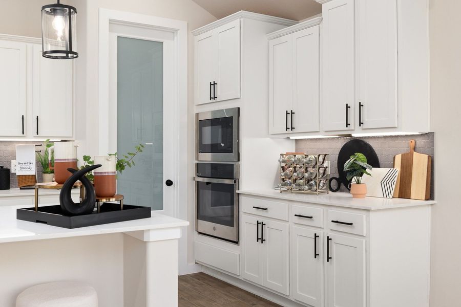 Representative furnished interior of a home built from the Duranta by Hakes Brothers in The Heights at Riverbend II, Brownsville (Image 9).