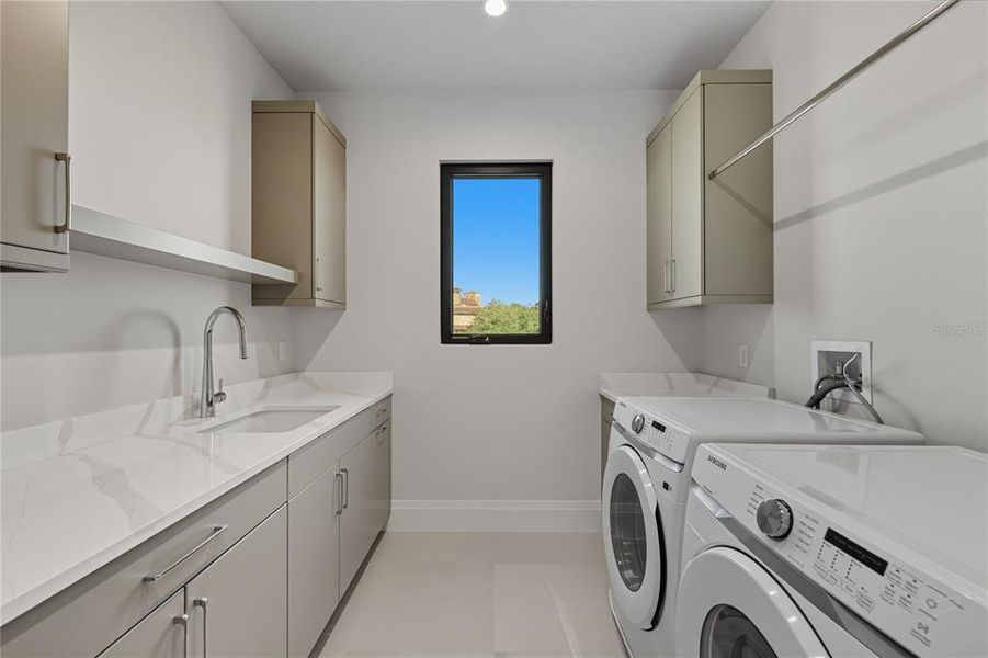 Furnished interior view inside a new home in , Montverde (Image 19).