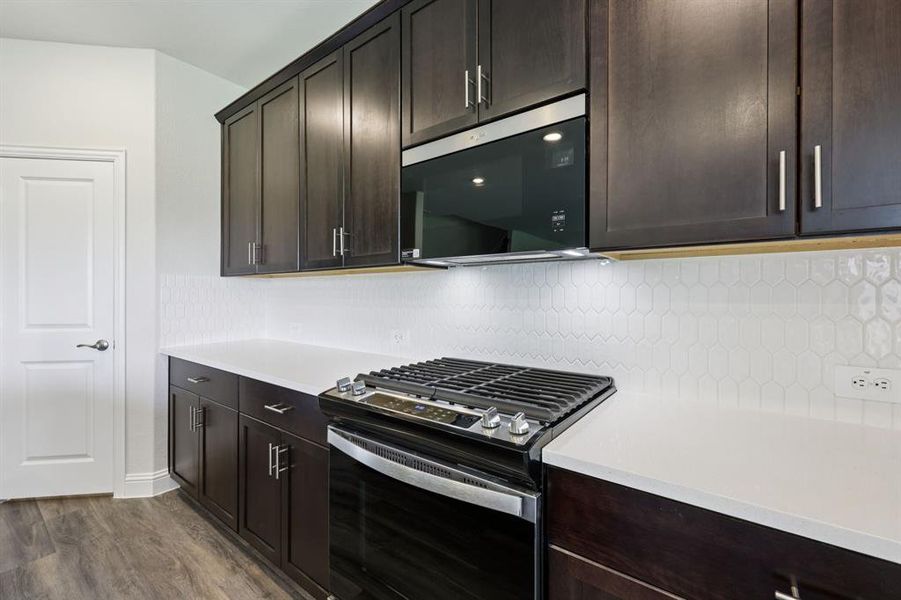 Furnished interior view inside a new home in Westmoor, Sherman (Image 11).