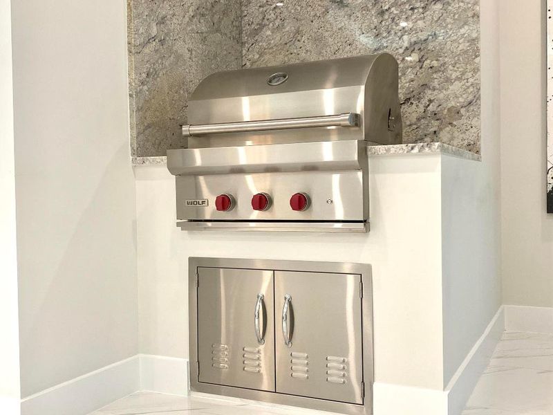 Built-in grill on the balcony