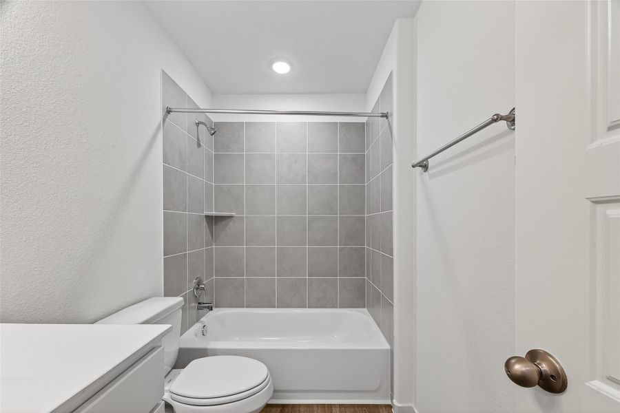 Furnished interior view inside a new home in Rollingbrook Estates, Baytown (Image 20).