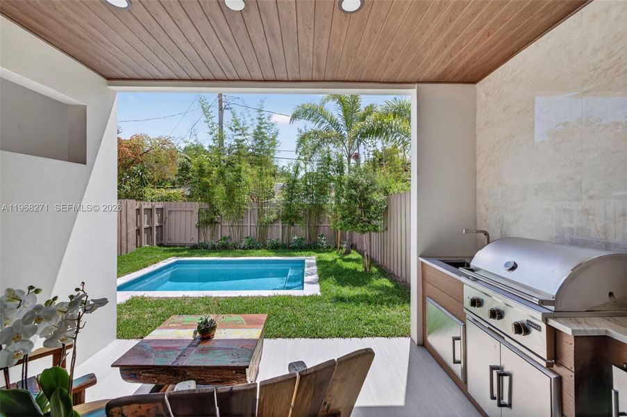 Exterior details and patio area of a home in , Fort Lauderdale (Image 40).