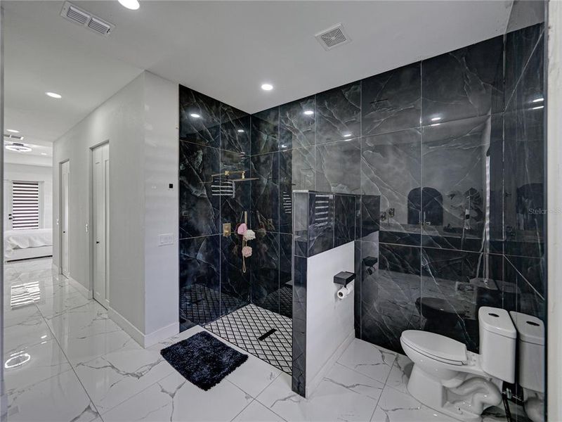 Furnished interior view inside a new home in , Lakeland (Image 24).