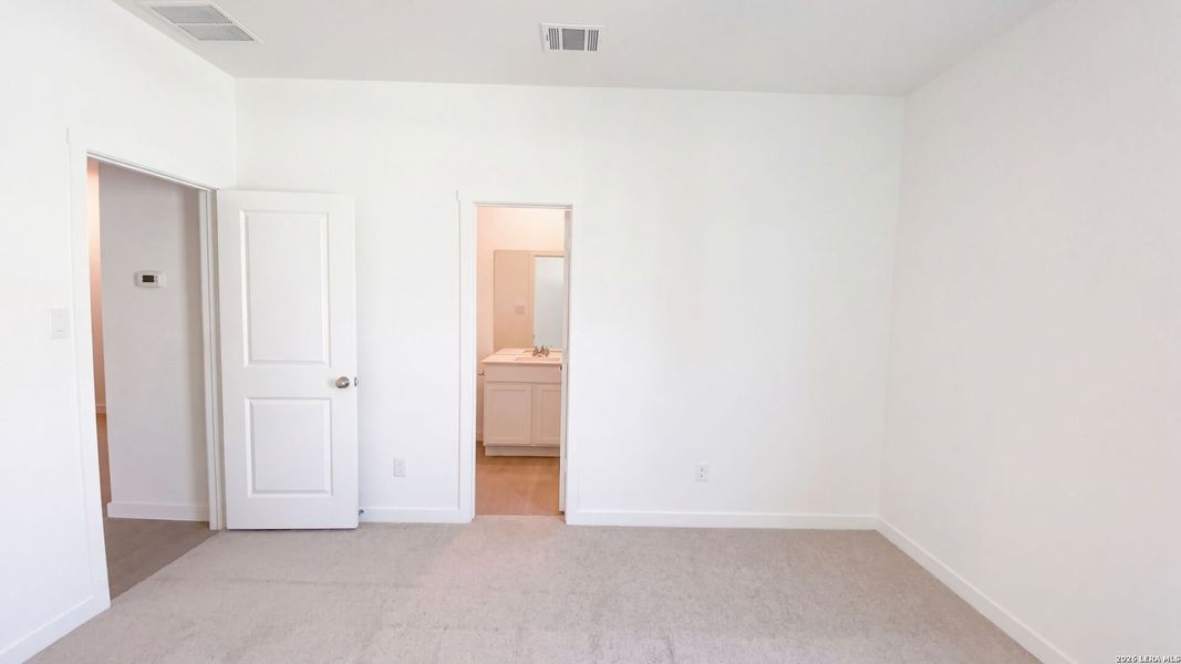 Spacious, unfurnished interior of a new home in Waterwheel, San Antonio (Image 14).