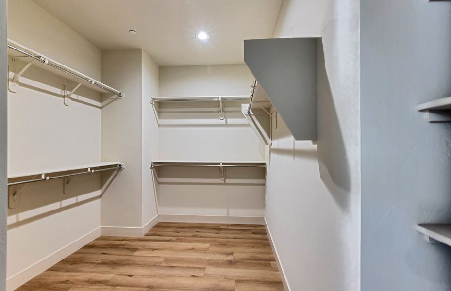 Spacious, unfurnished interior of a new home in Vistoso Canyon Estates, Oro Valley (Image 21).