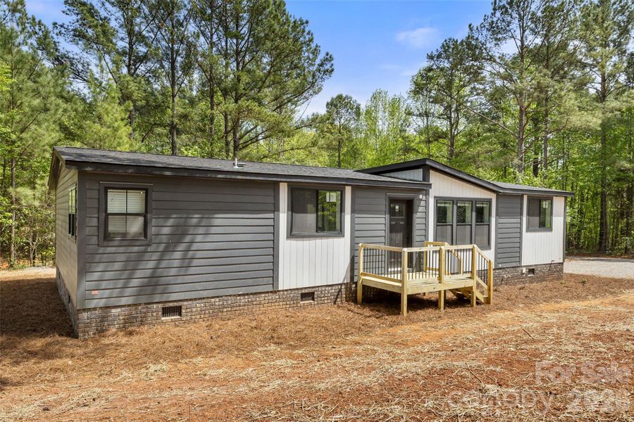 Exterior details and patio area of a home in , Lancaster (Image 17).