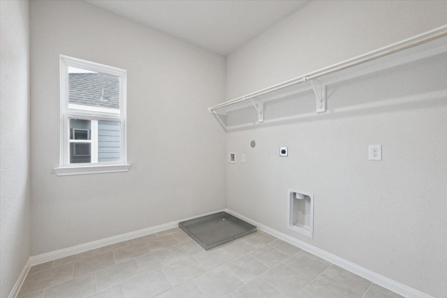 Spacious, unfurnished interior of a new home in Elyson, Katy (Image 14).